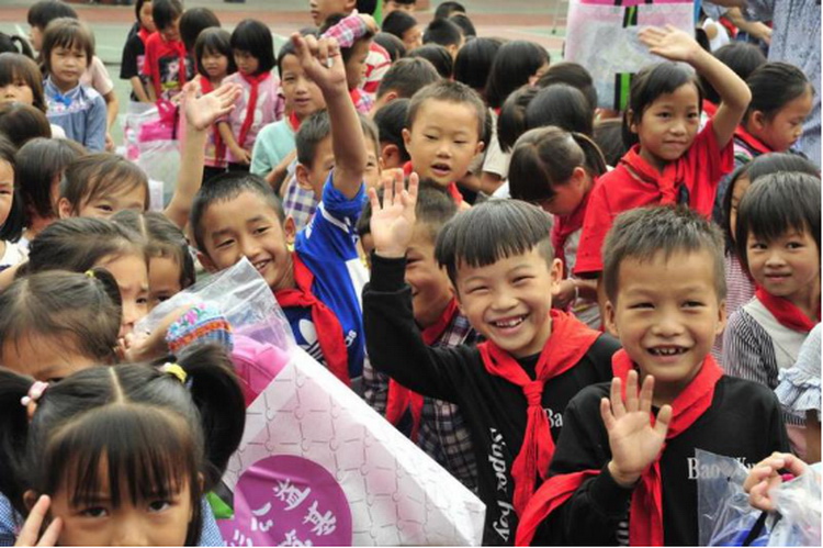 【深圳新闻网APP】京基集团赴广西百色爱心助学 助推乡村教育发展608.jpg